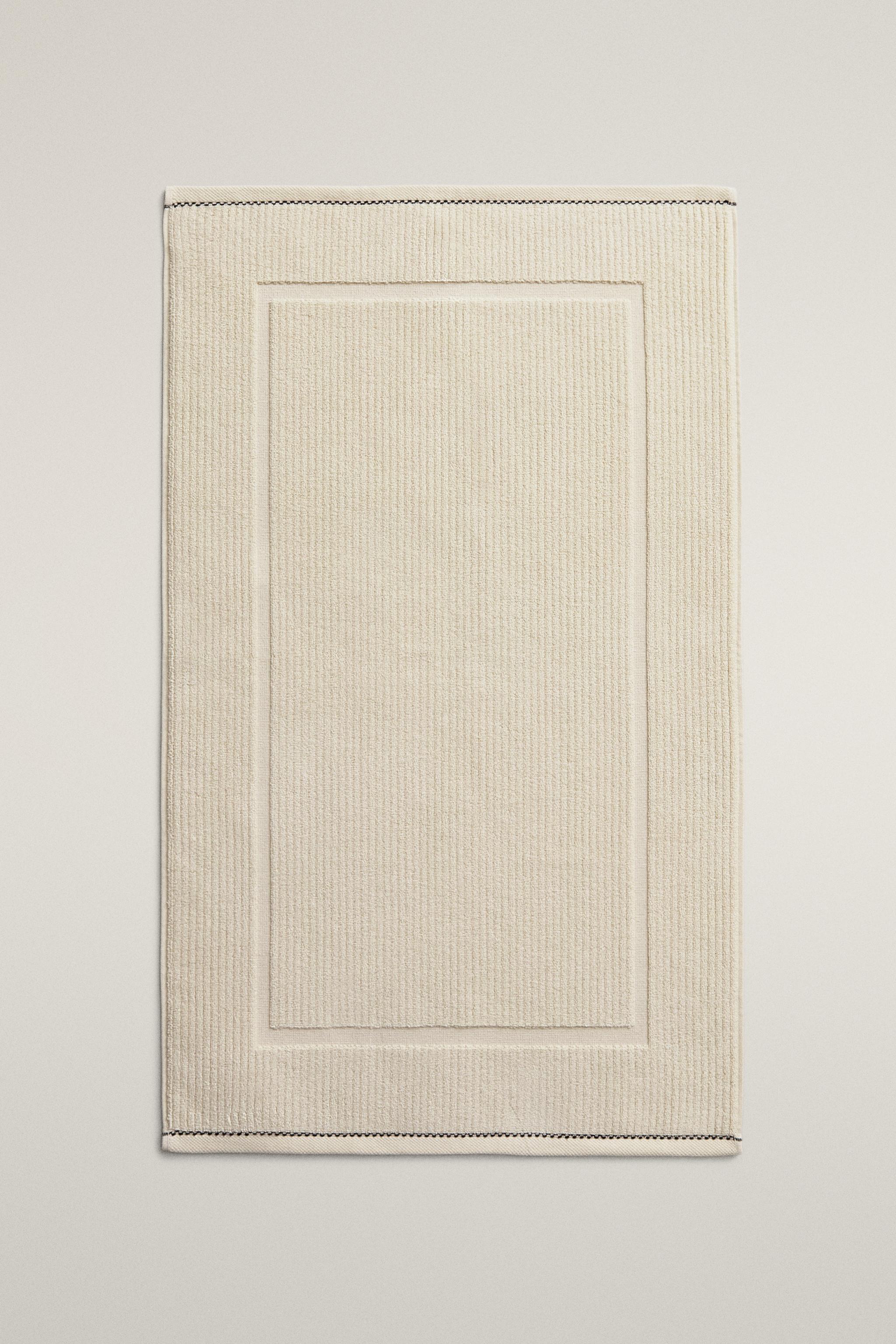 RIBBED TEXTURED BATH MAT
